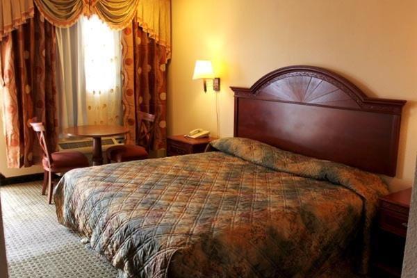 Summit Inn Hempstead Room photo